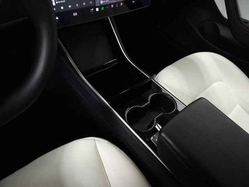 Used 2019 Tesla Model 3 Long Range image 29