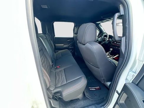 Used 2025 Nissan Frontier PRO-4X AWD/4WD image 25