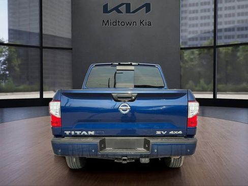 Used 2022 Nissan Titan SV image 4