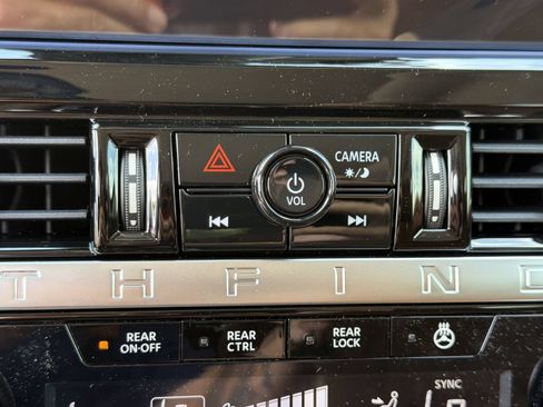 New 2026 Nissan Pathfinder Platinum w/ Cargo Package FWD image 8
