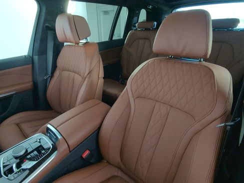 New 2026 BMW X7 M60i image 23