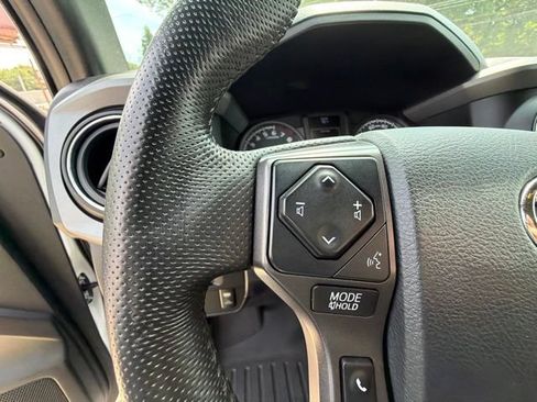 Used 2016 Toyota Tacoma TRD Sport w/ Towing Package AWD/4WD image 34