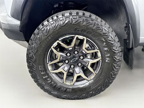 Used 2025 Chevrolet Colorado ZR2 w/ Technology Package image 46