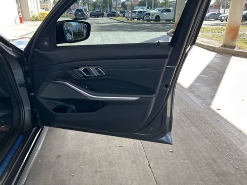 Used 2019 BMW 330i Sedan w/ M Sport Package image 23