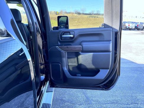 Certified 2021 GMC Sierra 3500 Denali image 17