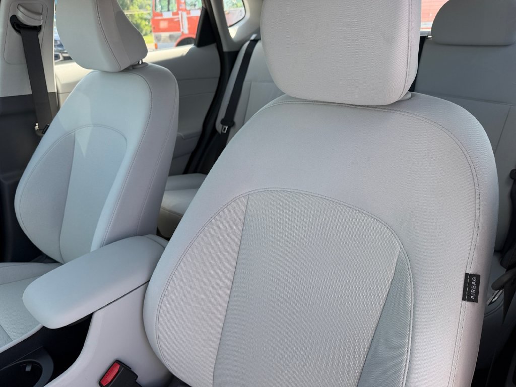 New 2027 Hyundai Kona SE AWD/4WD image 13