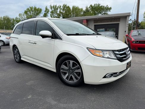 Used 2016 Honda Odyssey Touring image 1