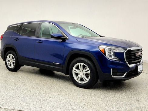 Used 2022 GMC Terrain SLE AWD/4WD image 3