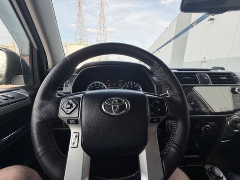 Used 2015 Toyota 4Runner SR5 Premium image 48