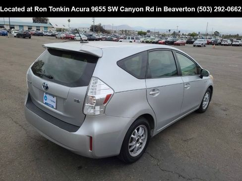 Used 2012 Toyota Prius V Three image 4