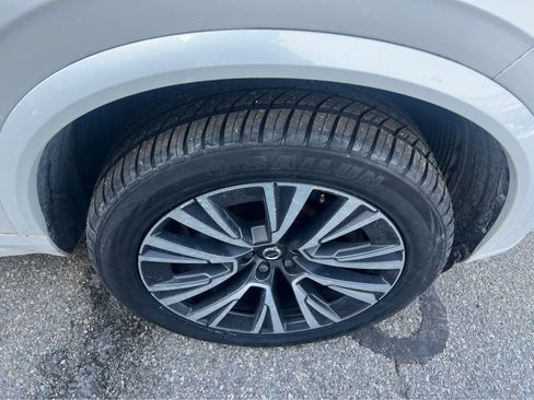 Used 2022 Volvo XC90 T8 R-Design Expression image 15