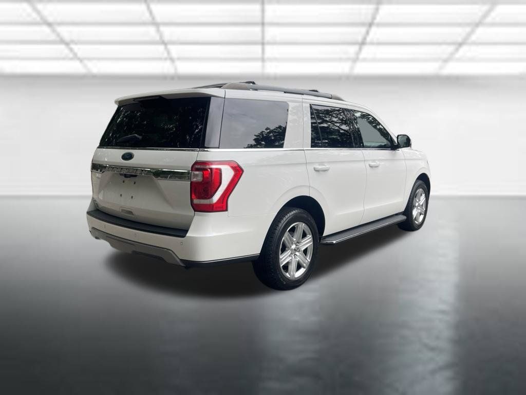 Used 2020 Ford Expedition XLT w/ Equipment Group 202A AWD/4WD image 4