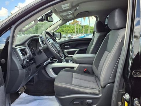 Certified 2021 Nissan Titan SV w/ SV Convenience Package image 16