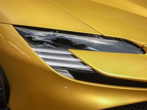 Used 2024 Ferrari SF90 Spider image 12