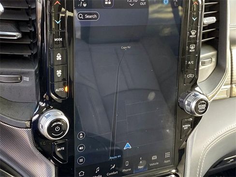 Used 2022 RAM 3500 Limited w/ Towing Technology Group image 16