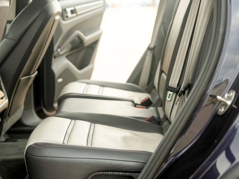 Used 2019 Porsche Cayenne Turbo image 25