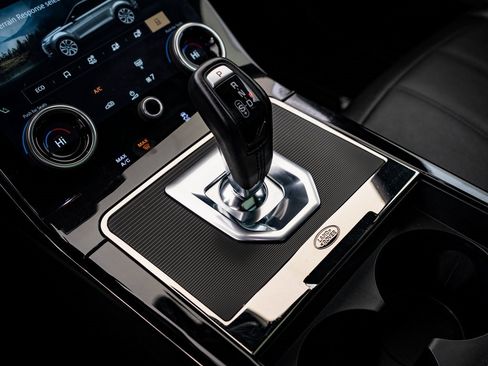 Used 2023 Land Rover Range Rover Evoque R-Dynamic SE image 28