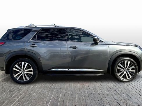 Used 2022 Nissan Pathfinder Platinum w/ Cargo Package image 8