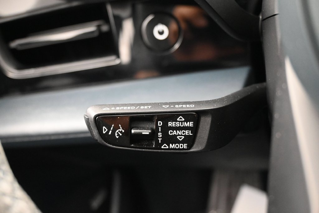Used 2021 Porsche Taycan RWD image 16
