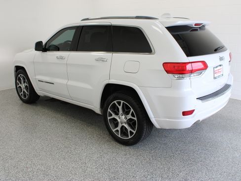 Used 2019 Jeep Grand Cherokee Overland RWD image 9