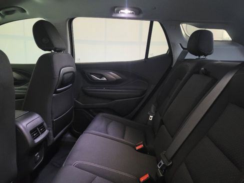 Used 2024 GMC Terrain SLE w/ Driver Convenience Package FWD image 18