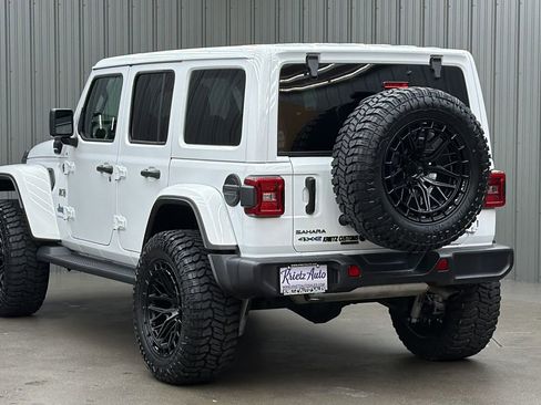 Used 2025 Jeep Wrangler Unlimited Sahara image 3