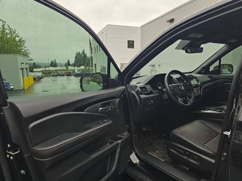 Used 2025 Honda Ridgeline Black Edition image 24