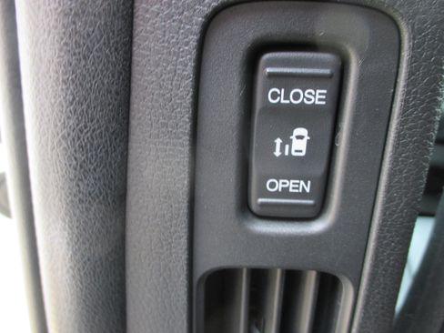 Used 2025 Honda Odyssey Sport-L image 14