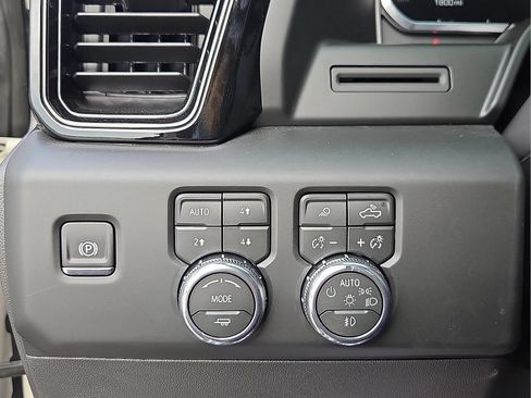 Used 2026 GMC Sierra 1500 AT4 w/ AT4 Premium Package AWD/4WD image 20