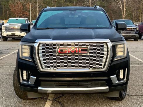 Used 2021 GMC Yukon Denali w/ Denali Ultimate Package image 3