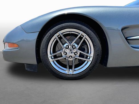 Used 2003 Chevrolet Corvette Coupe w/ Preferred Equipment Group RWD image 7