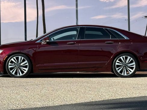 Used 2017 Lincoln MKZ Reserve w/ Technology Package FWD image 5
