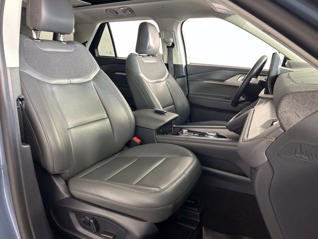 Used 2026 Ford Explorer Active w/ Active Comfort Package AWD/4WD image 21
