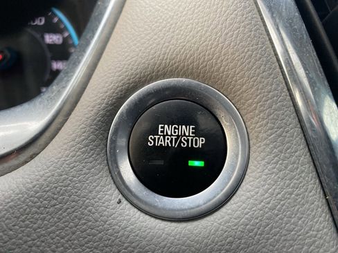 Used 2020 Chevrolet Traverse LT w/ LT Premium Package image 34