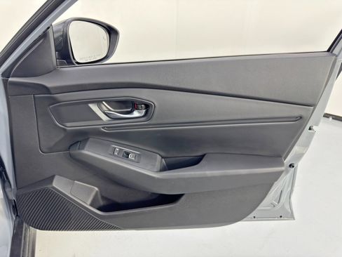 Used 2025 Honda Accord SE image 37