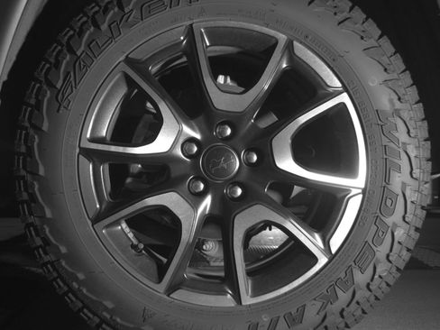 Used 2025 Jeep Compass Trailhawk AWD/4WD image 16