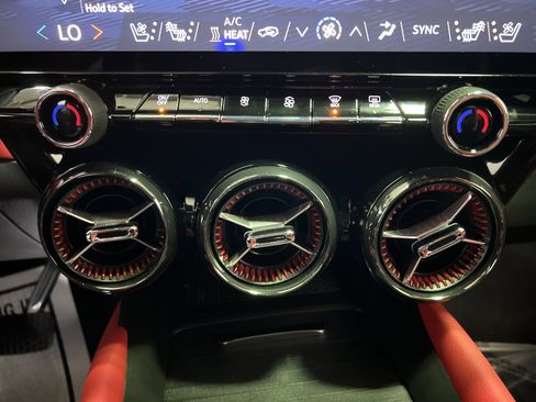 Certified 2025 Chevrolet Blazer EV RS image 20