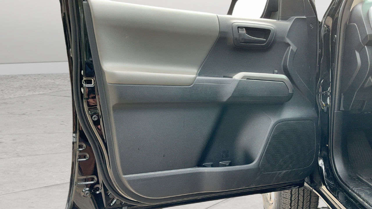 Used 2023 Toyota Tacoma SR5 RWD image 18