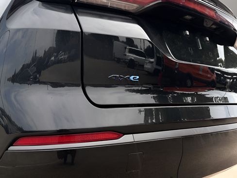 Used 2024 Jeep Wagoneer Launch Edition AWD/4WD image 27