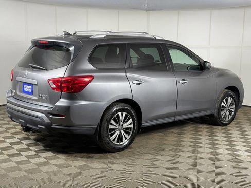 Used 2019 Nissan Pathfinder SV AWD/4WD image 9