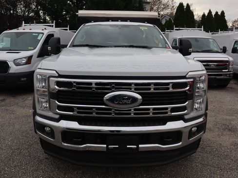 New 2026 Ford F550 4x4 Crew Cab image 3