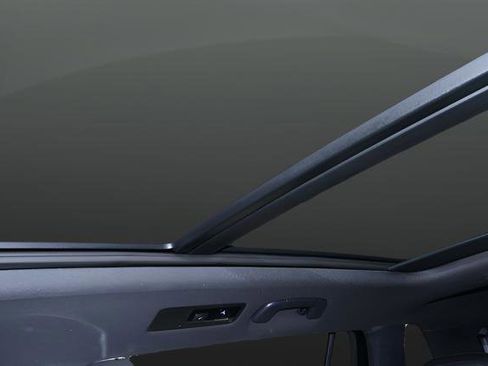 Certified 2023 Volkswagen Tiguan SE R-Line FWD image 28