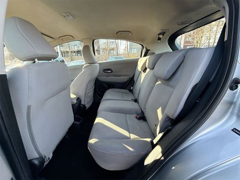 Used 2018 Honda HR-V LX image 23