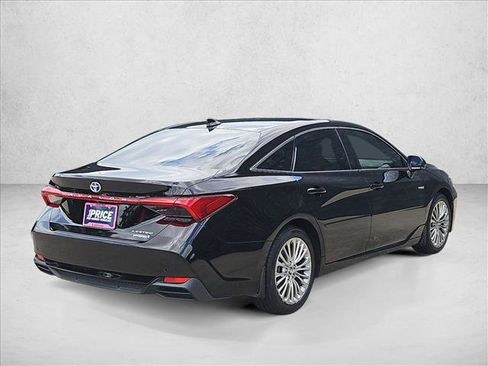 Used 2021 Toyota Avalon Limited w/ Advanced Safety Package FWD image 5