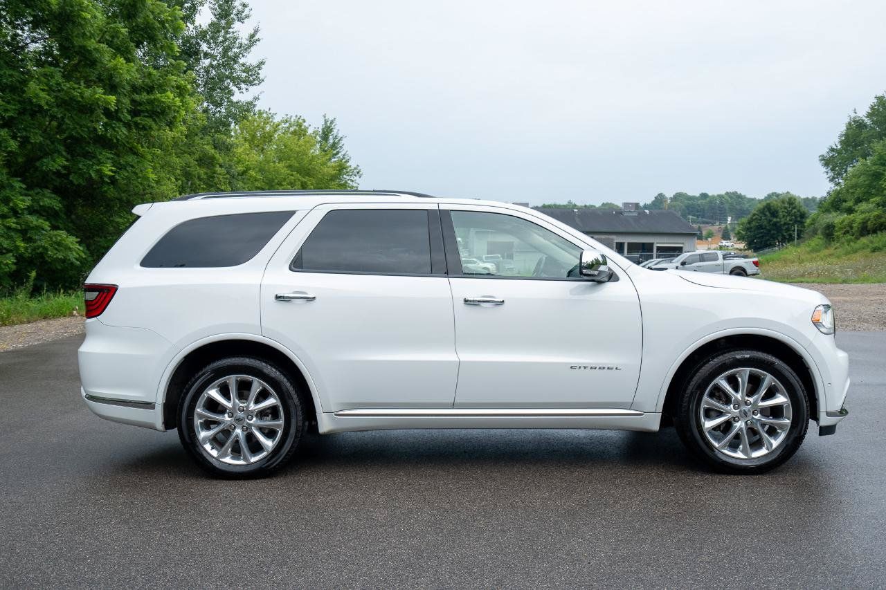 Used 2019 Dodge Durango Citadel w/ Technology Group AWD/4WD image 2