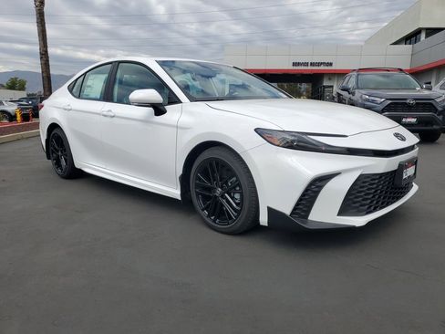 New 2026 Toyota Camry SE FWD image 30