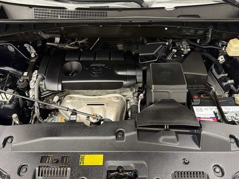 Certified 2018 Toyota Highlander LE FWD image 30