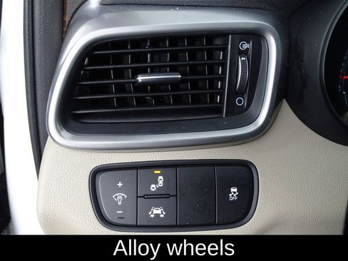 Used 2019 Kia Sorento EX image 19