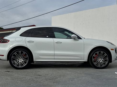 Used 2017 Porsche Macan Turbo image 2