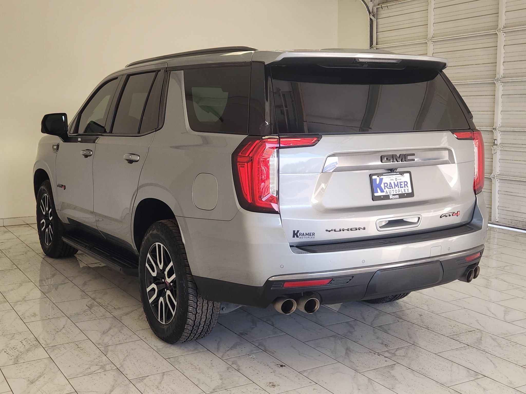 Used 2024 GMC Yukon AT4 w/ Technology Package AWD/4WD image 7